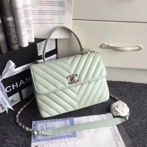 Bolso tote de cuero de piel de oveja original de Chanel V92236 Hebilla de plata verde claro