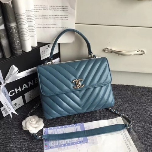 Bolso tote de cuero de piel de oveja original de Chanel V92236 hebilla de plata azul