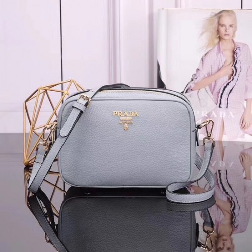Bolso de hombro Prada en piel de becerro 1BH082 Azul claro
