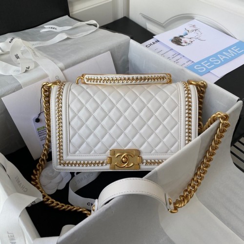 BOLSO DE MANO BOY CHANEL Metal Dorado A67086 BLANCO