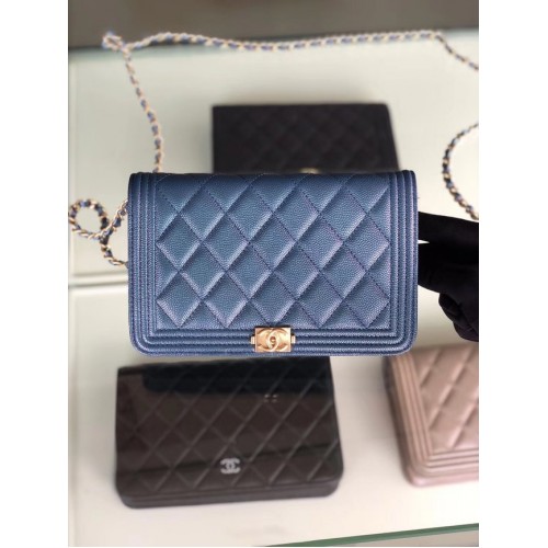 BOY CHANEL Cartera original con cadena de metal dorado B80287 azul