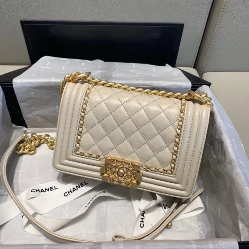 Bolso solapa BOY CHANEL A67085 blanco