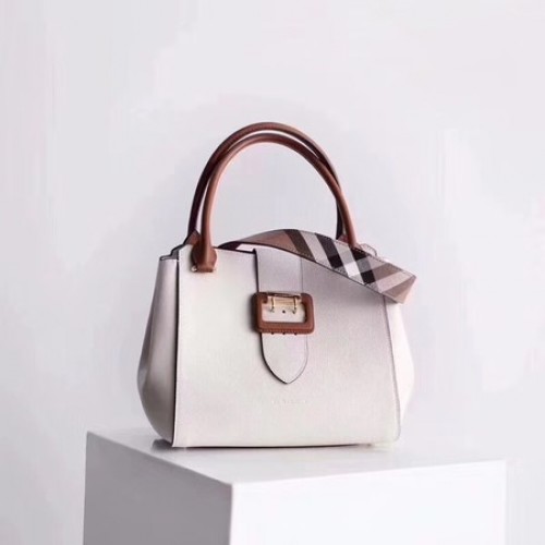 BURBERRY Bolso bandolera mediano 0221 blanco