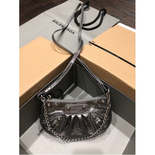 Balenciaga LE CAGOLE MINI MONEDERO CON CADENA 6958141 gris