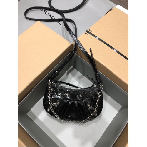 Balenciaga LE CAGOLE MINI MONEDERO CON CADENA COCODRILO EN GRABADO 9016 negro