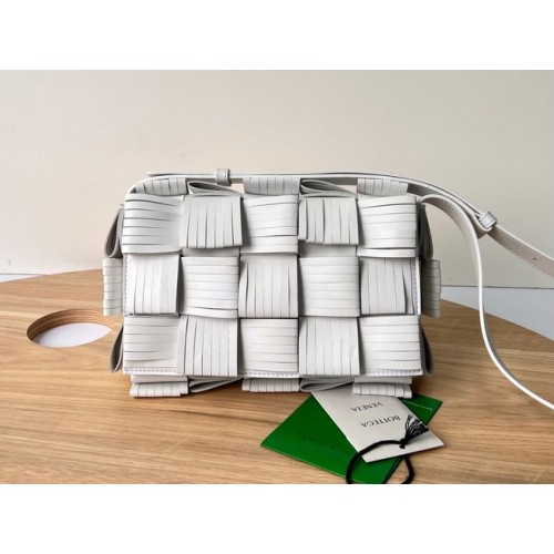 Bottega Veneta CASSETTE A018101 MIRTH LAVADO