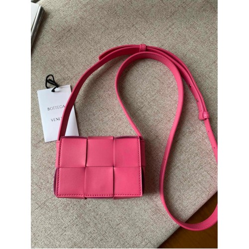 Bottega Veneta CASSETTE Mini Intreccio bandolera de piel 666688 rosa