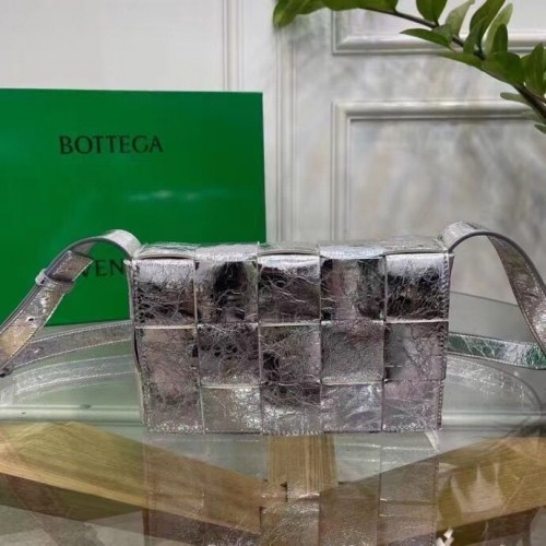 Bottega Veneta CASSETTE Cuero Original 666870 Plata
