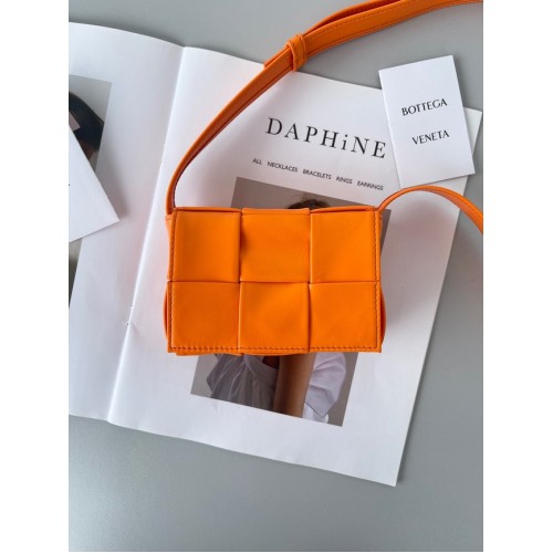 Cassette de caramelos Bottega Veneta 666688 naranja