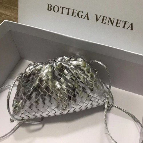 Bottega Veneta MINI BOLSILLO 585852 SILouis VuittonER