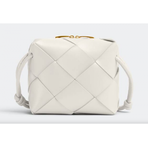 Bottega Veneta Mini Cassette Camera Bag 701915 blanco