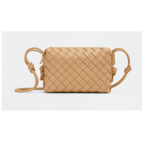 Bottega Veneta Mini bandolera de piel intrecciato 680254 Almendra