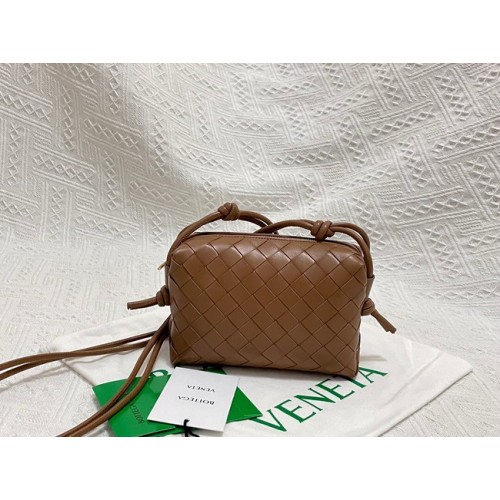 Bottega Veneta Mini bandolera de piel intrecciato 680254 marrón