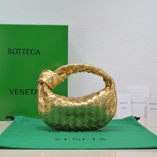 Bottega Veneta Mini bolso de mano de piel trenzada 651876 oro