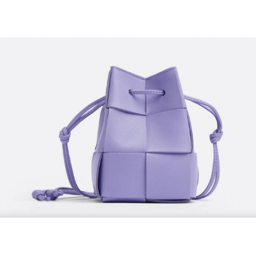 Bottega Veneta Mini Intreccio bandolera bombonera de piel 680217 Wisteria