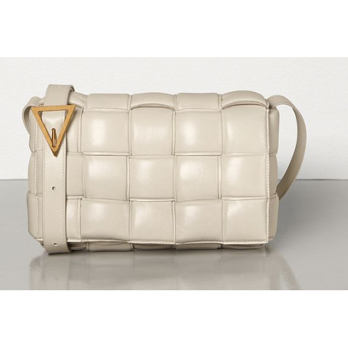 Bottega Veneta BOLSA DE CASSETTE ACOLCHADA 591970 YESO