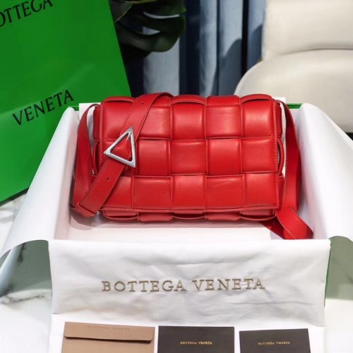 Bottega Veneta BOLSA DE CASSETTE ACOLCHADA 591970 ROJA