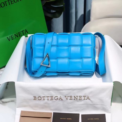 Bottega Veneta BOLSA DE CASSETTE ACOLCHADA 591970 azul