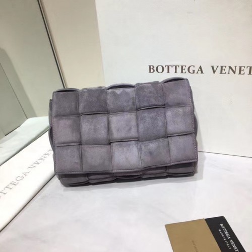 Bottega Veneta BOLSA DE CASSETTE ACOLCHADA ante 591970 gris