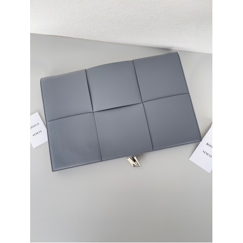 Bottega Veneta Estuche 651410 gris