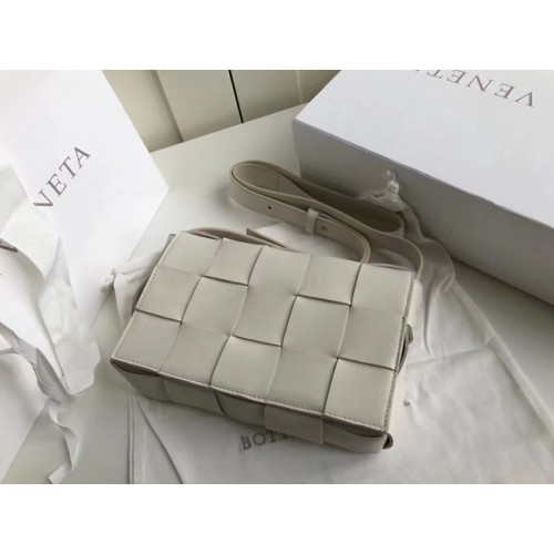 Bottega Veneta Tejido De Piel De Oveja Original Leather 578004 Off White
