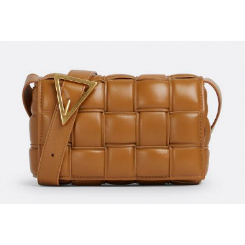 Cassette acolchado pequeño Bottega Veneta 717506 Camel