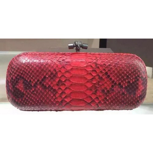 Bottega Veneta Clutch de cuero con nudo de serpiente 8651G