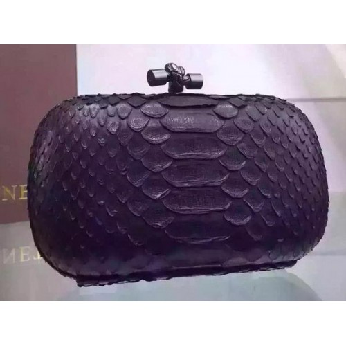 Bottega Veneta Clutch de cuero con nudo de serpiente BV8653 Negro