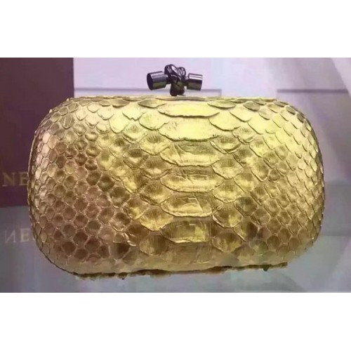Bottega Veneta Clutch de cuero con nudo de serpiente BV8653 Amarillo