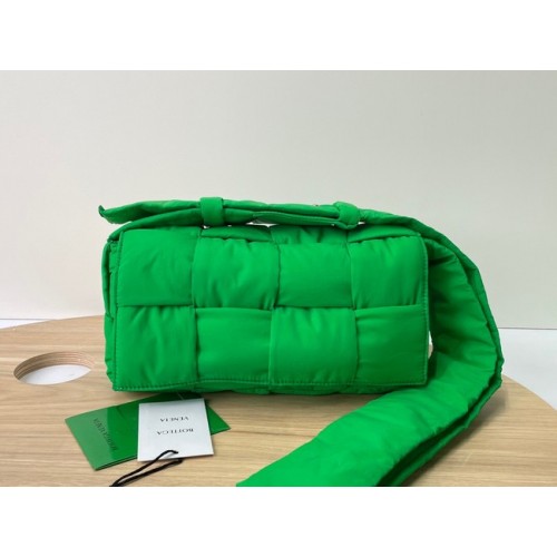 Bottega Veneta nailon 591977 verde