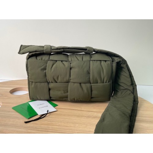 Bottega Veneta bandolera de nailon 591977 Caqui