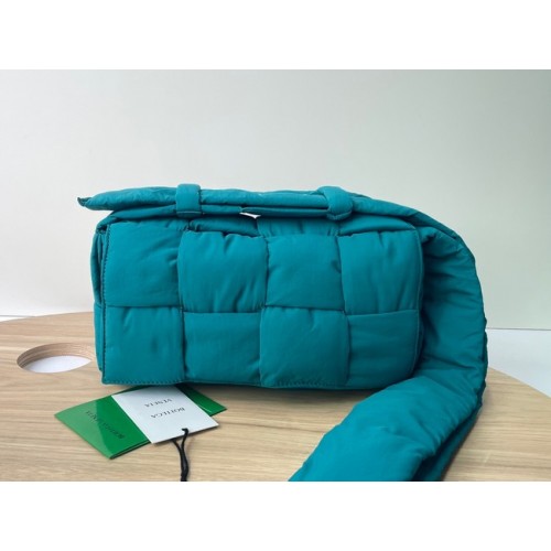 Bottega Veneta bandolera de nailon 591977 azul