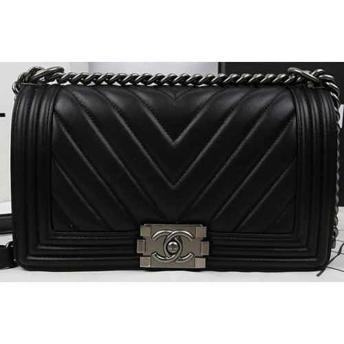 Boy Chanel Flap Bag Calfskin Chevron Quilting A67025 Negro
