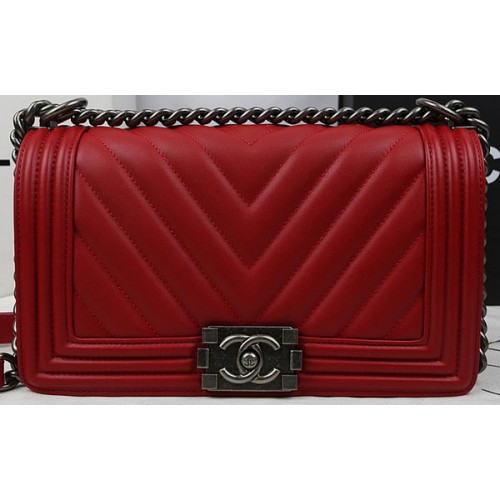 Boy Chanel Flap Bag Calfskin Chevron Quilting A67025 Rojo