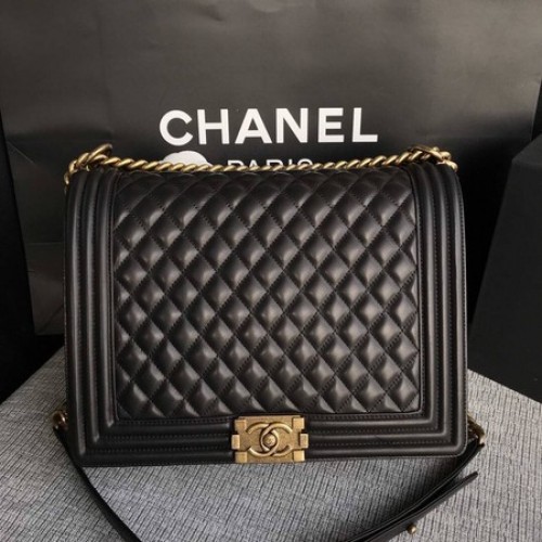 Boy Chanel Solapa Bandolera Negro Original Piel De Oveja A67087 Oro