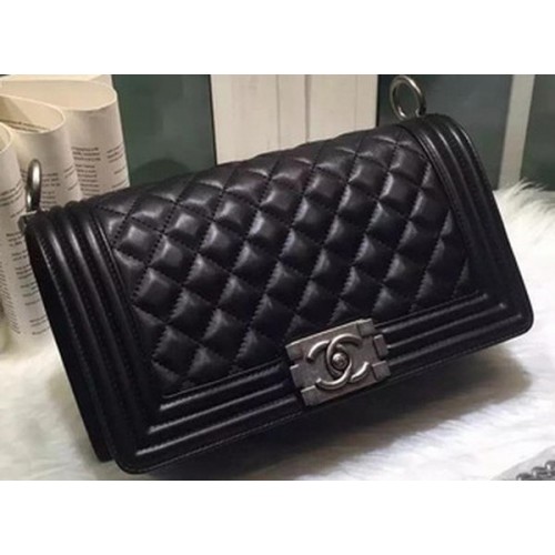 Boy Chanel Flap Shoulder Bag Black Piel de oveja Cuero A67086 Plata