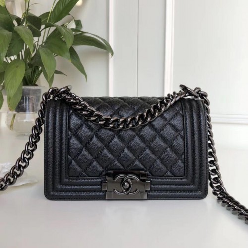 Boy Chanel Flap Bandolera Cuero A67085 negro