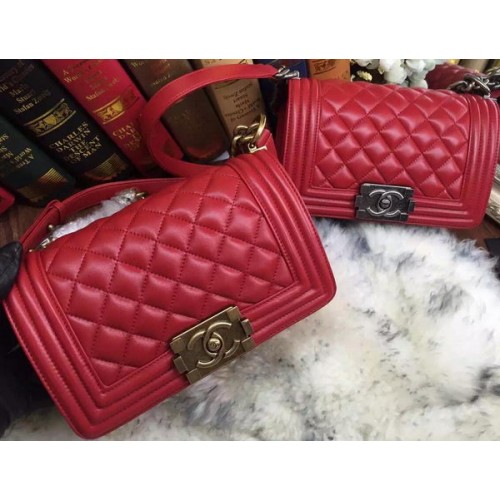 Boy Chanel Flap Bolsos de hombro Cuero de piel de oveja A67085 Rojo