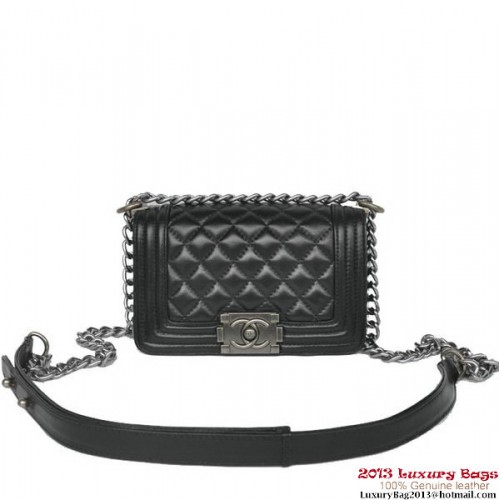 Boy Chanel Bolso de hombro pequeño con solapa Piel de oveja A67086 Negro