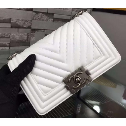 Boy Chanel mini Flap Bag Original Chevron Sheepskin Leather A5707 Blanco