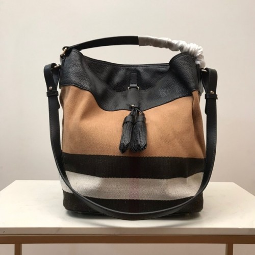 BurBerry Bandolera de Cuero 3982 Negro