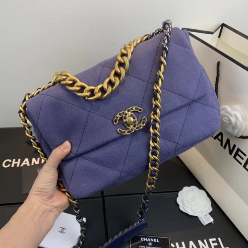 Bolso con solapa CHANEL 19 AS1160 AS1161 violeta