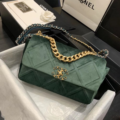 Bolso con solapa CHANEL 19 AS1160 verde