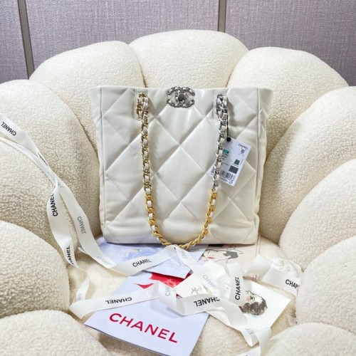 BOLSO SHOPPING CHANEL 19 AS3519 blanco