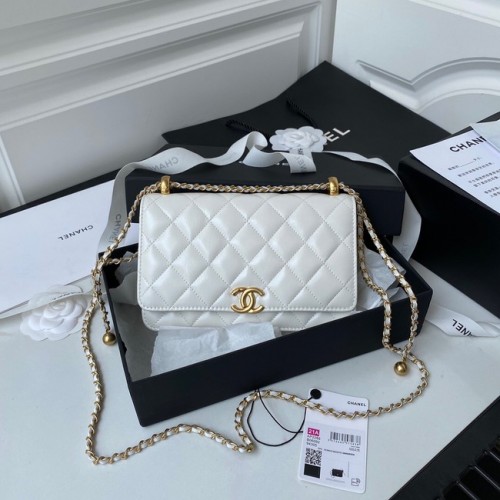 Bolso de hombro con solapa de piel de cordero CHANEL AP2289 blanco