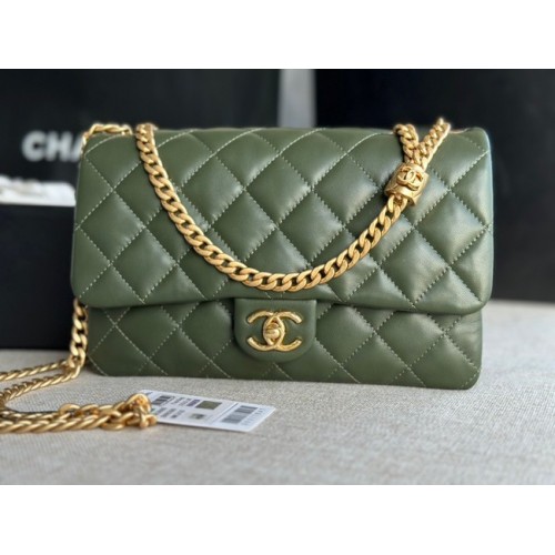 BOLSO SOLAPA CHANEL Piel de cordero metal dorado AS3609 verde