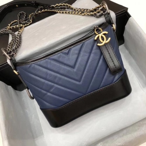 CHANEL GABRIELLE Bolso hobo de cuero original A93841 azul y negro