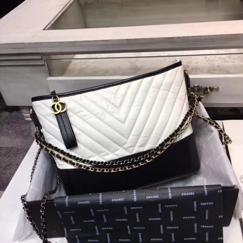 CHANEL GABRIELLE Bolso hobo de cuero original A93842 blanco y negro