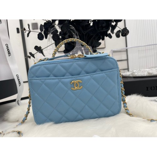 BOLSO DE MANO CHANEL Piel de ternera granulada y metal dorado AP3222 azul