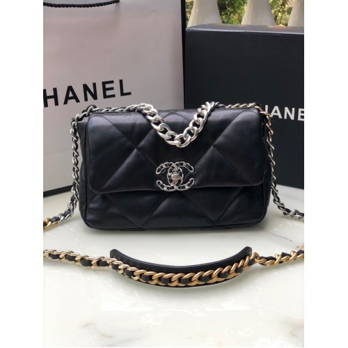 Bolso con solapa 19 de piel de cordero CHANEL AS1160 negro